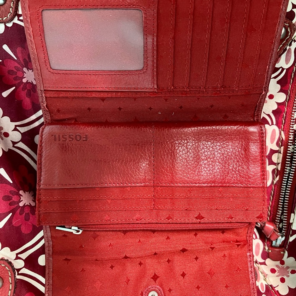 Like New! Fossil Bag And Matching Wallet - image 8